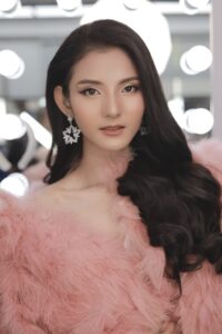 Lâm Thu Phương Make-up Academy  kiến thức của trong và ngoài nước.