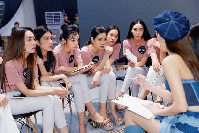 Top 36 thí sinh của Miss Earth Vietnam đã có buổi đào tạo và trò chuyện cùng diễn giả 