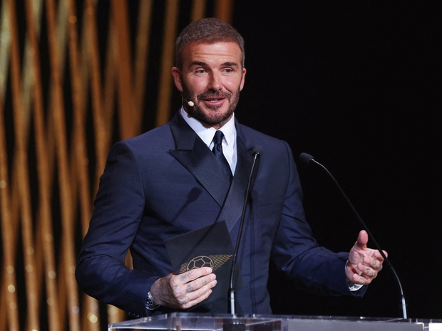 Sự xuất hiện của Chủ tịch Inter Miami - David Beckham trong vai trò người công bố kết quả bình chọn Quả Bóng Vàng 2023 báo trước chiến thắng của Lionel Messi.