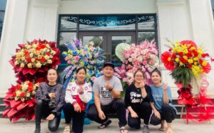 Florist Hùng Phi không chỉ là người hướng dẫn, mà là người đồng hành trên con đường chinh phục nghệ thuật hoa chuyên nghiệp