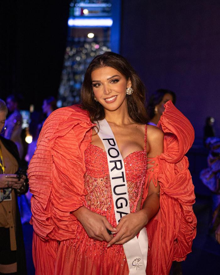 Người đẹp chuyển giới đầu tiên lọt top 20 Miss Universe 2023.