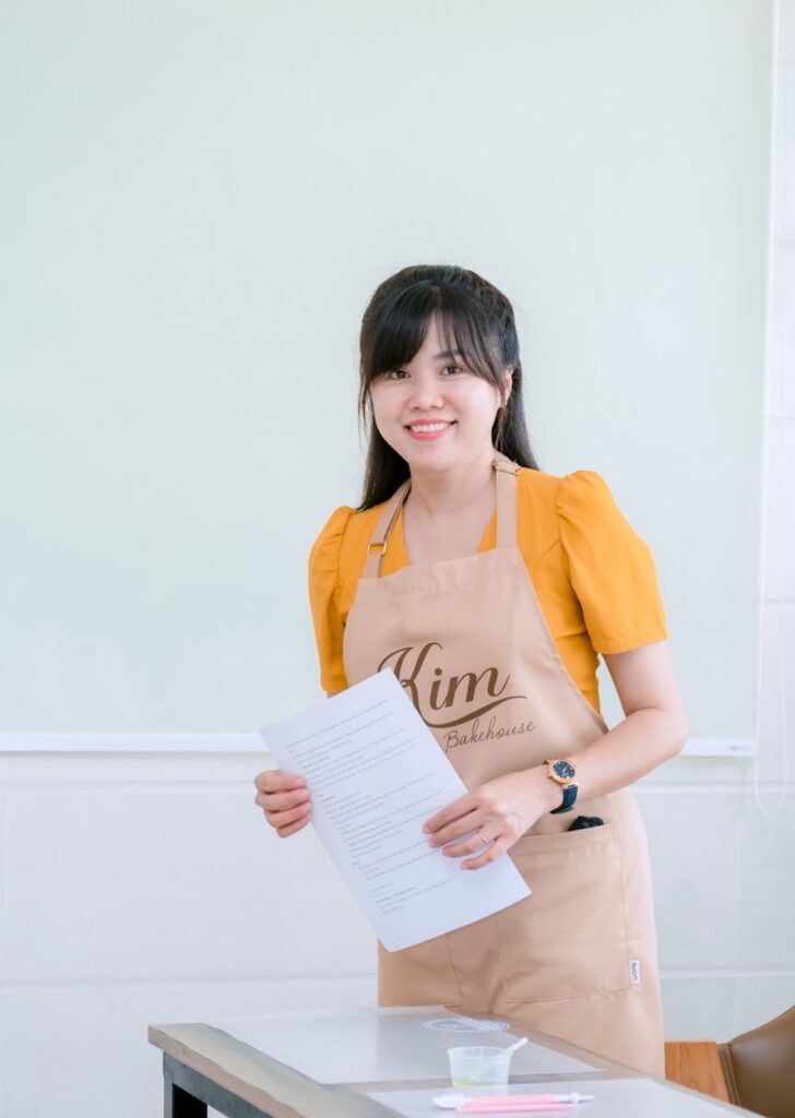 Chị Kim Anh Phạm không chỉ là một người thợ làm bánh tài năng mà còn là người sáng lập thương hiệu Kim Bakehouse