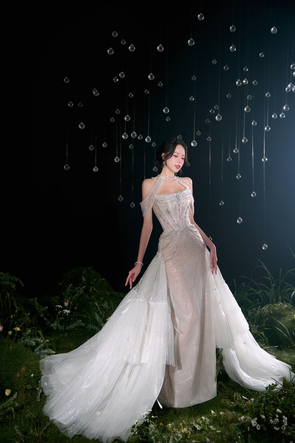 Hoa hậu Thanh Thủy hóa cô dâu trong BST Coquette Whispers - Ảnh 4.