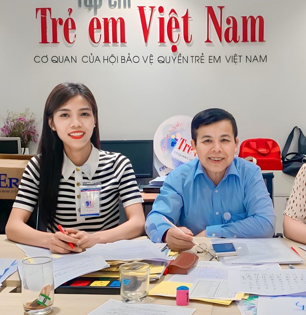 Cô giáo Nguyễn Thị Nhàn - Đam mê và gìn giữ nghệ thuật chữ viết tay