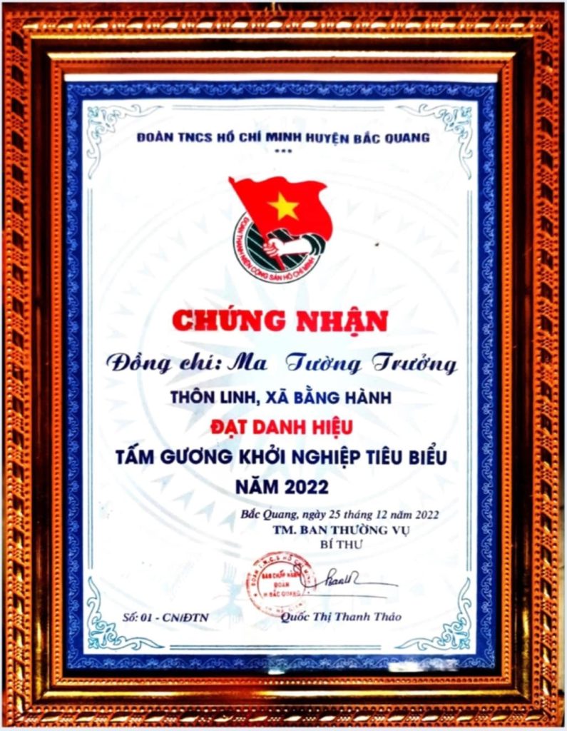 Bằng khen khởi nghiệp dành cho founder trang trại Trưởng ốc ếch Hà Giang