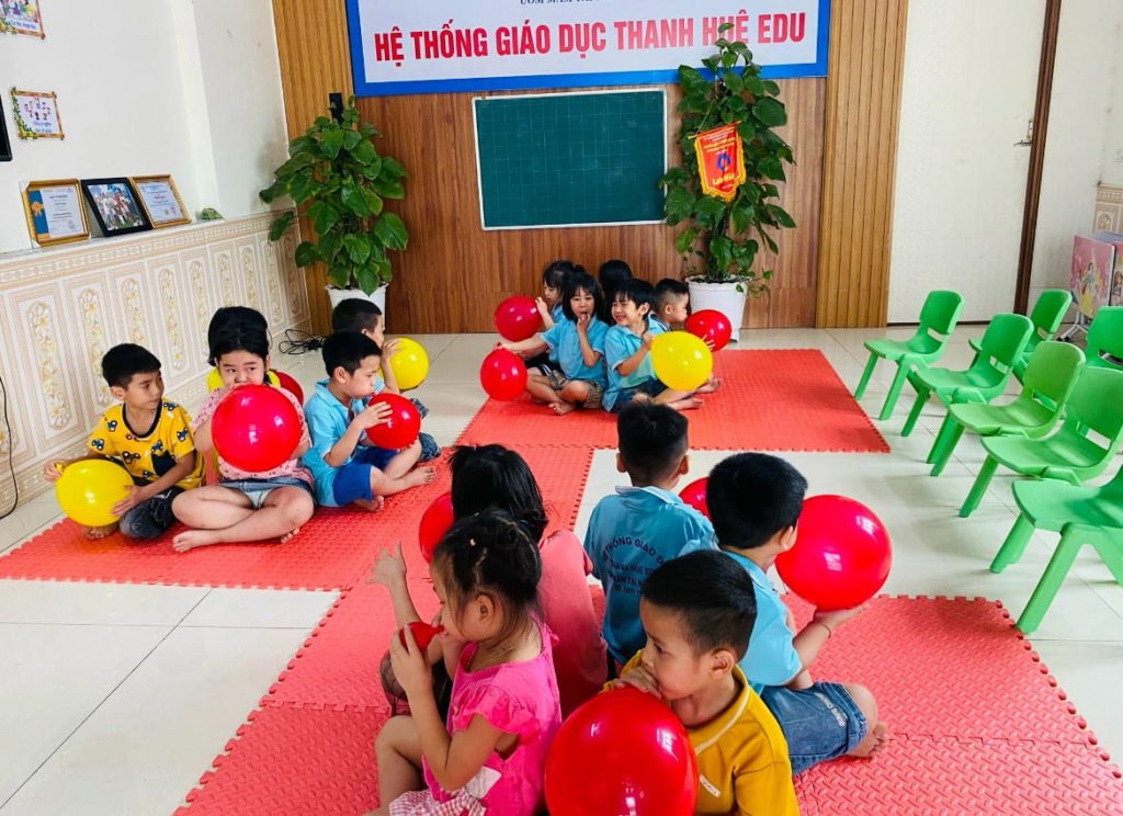 Lớp học kỹ năng với các hoạt động tương tác tại Thanh Huệ Edu