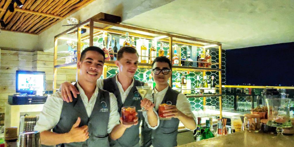 Mỗi một dấu mốc trong sự nghiệp là một kỷ niệm đáng nhớ của Bartender Nguyễn Duy Huấn