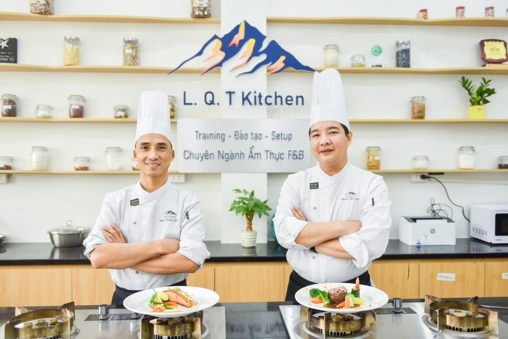 Chân dung hai người sáng lập trung tâm đào tạo L.Q.T Kitchen