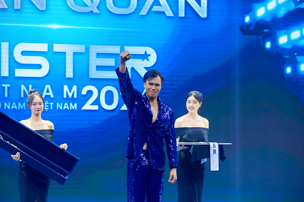  
Mạnh Lân lên ngôi Quán quân Mister Vietnam 2024.