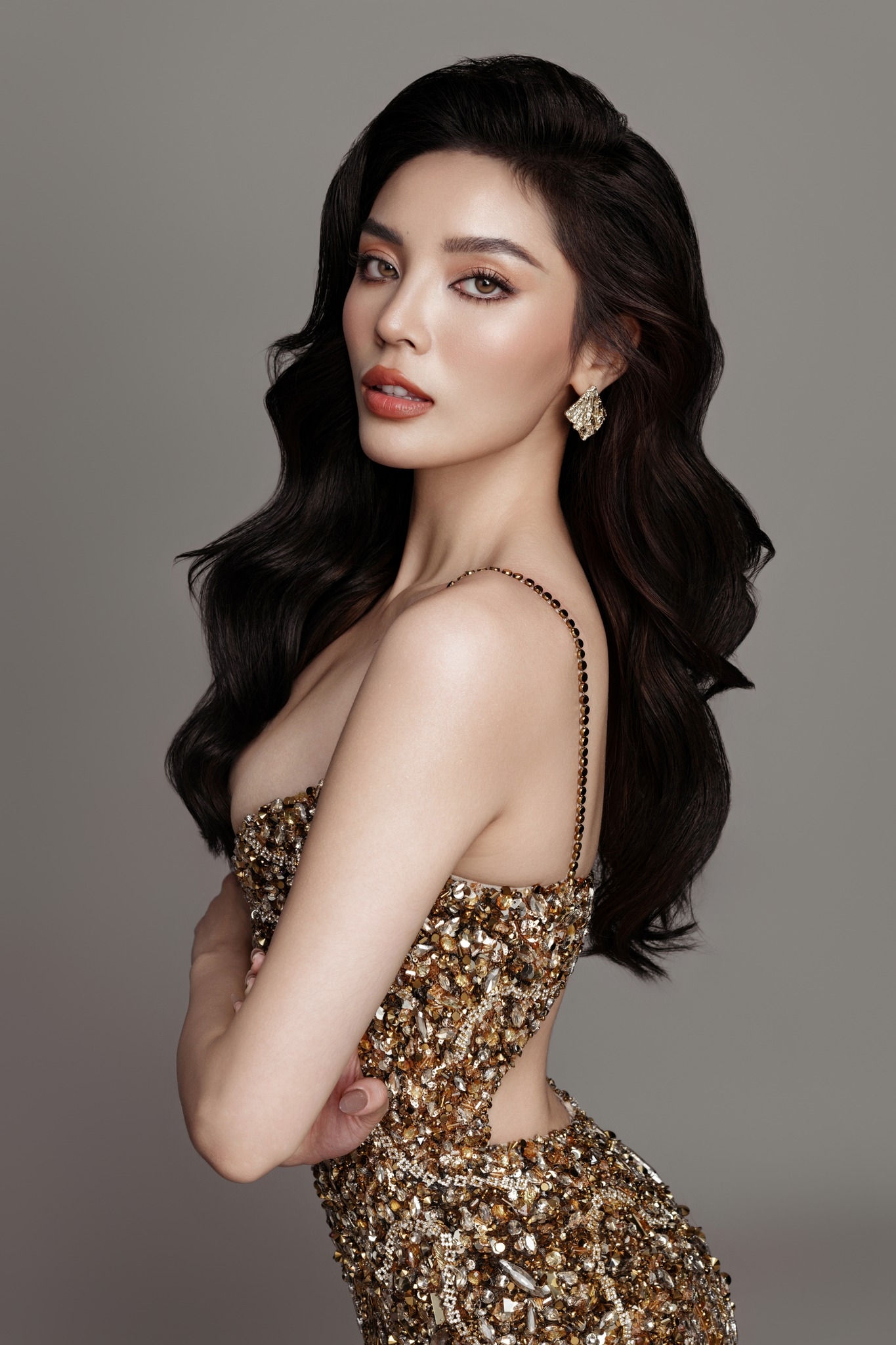 Kỳ Duyên liệu có thể vượt qua thành tích Top 5 của H'Hen Niê tại Miss Universe? - ảnh 1