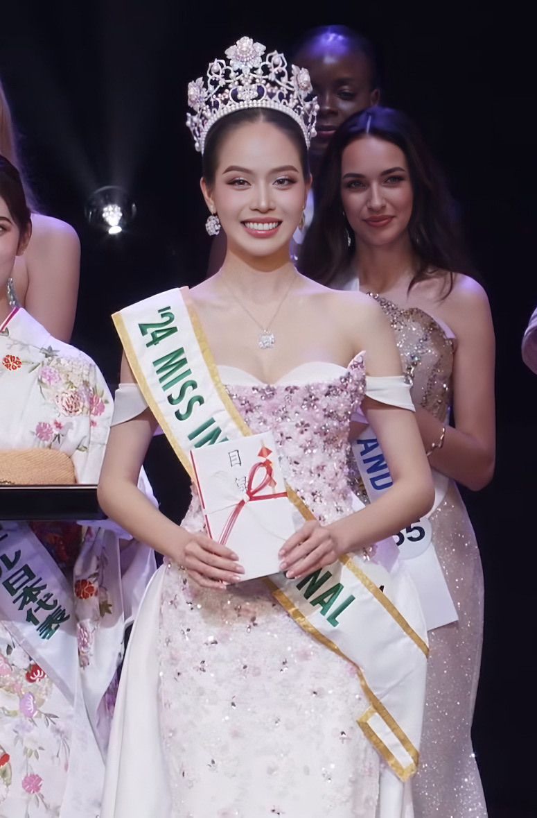 Hoa hậu Thanh Thuỷ chính thức đăng quang Miss International - Hoa hậu Quốc tế 2024 - ảnh 3