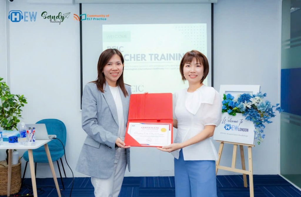 Thạc sĩ Trương Thu Trang nhận cert từ CEO của IMME Australia cho chương trình PTE train the trainers