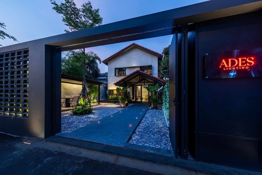 CEO Nguyễn Văn Trường & ADES Lighting