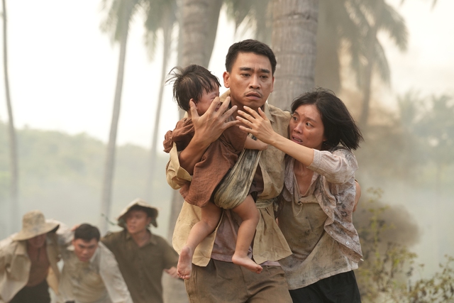 Bất ngờ trước đại cảnh chiến tranh trong ‘Lật mặt 8’ - Ảnh 1.