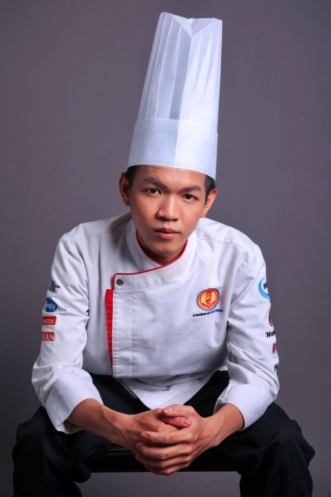 Chef Thanh Huy - Nghệ nhân điêu khắc rau củ của Việt Nam