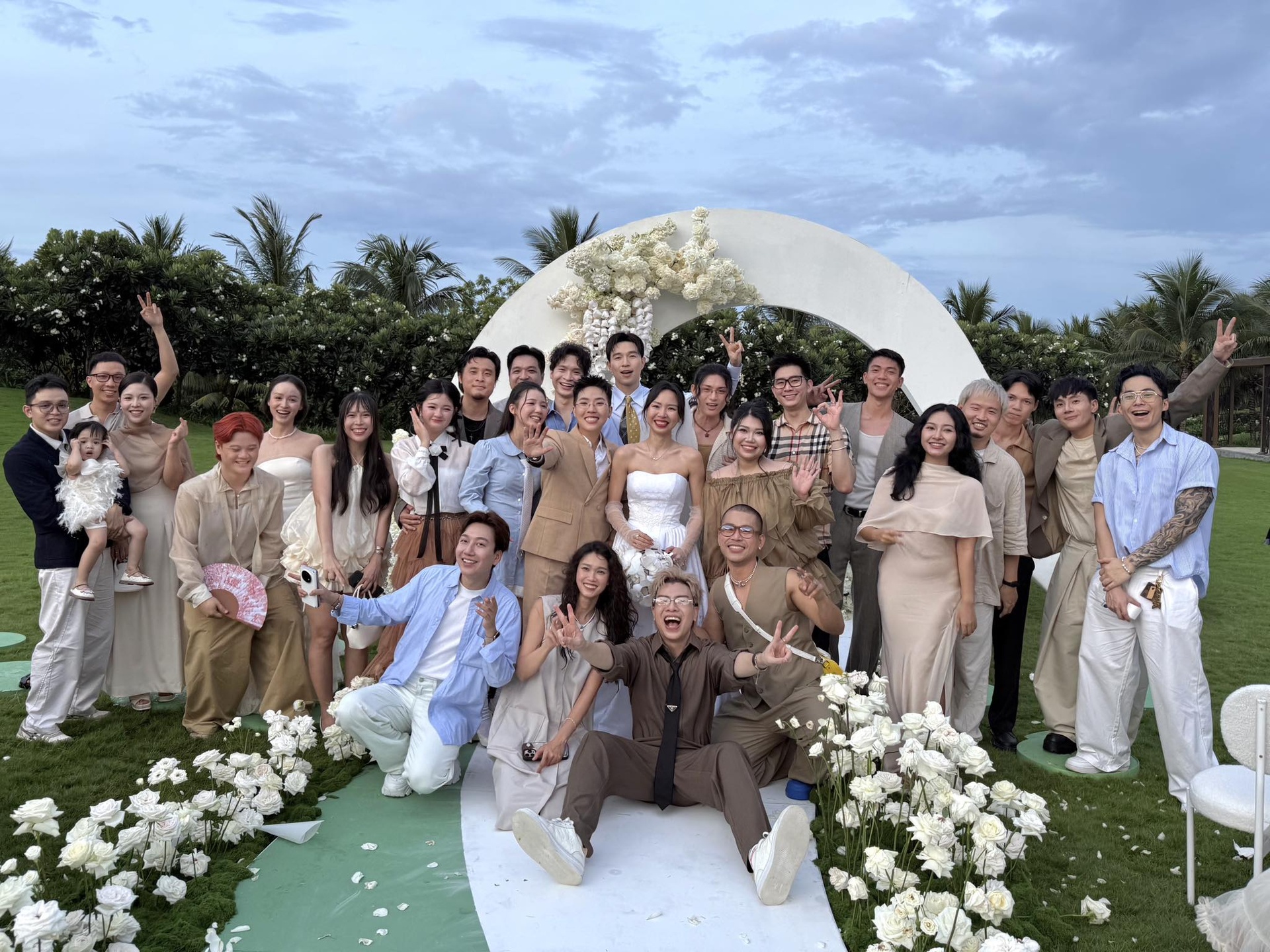 Kai Dinh cuoi anh 1