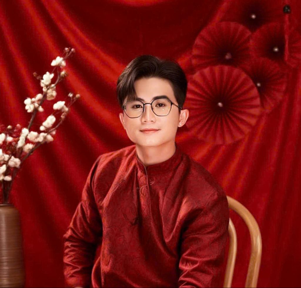 Nhạc sĩ Hoàng Gia Khánh