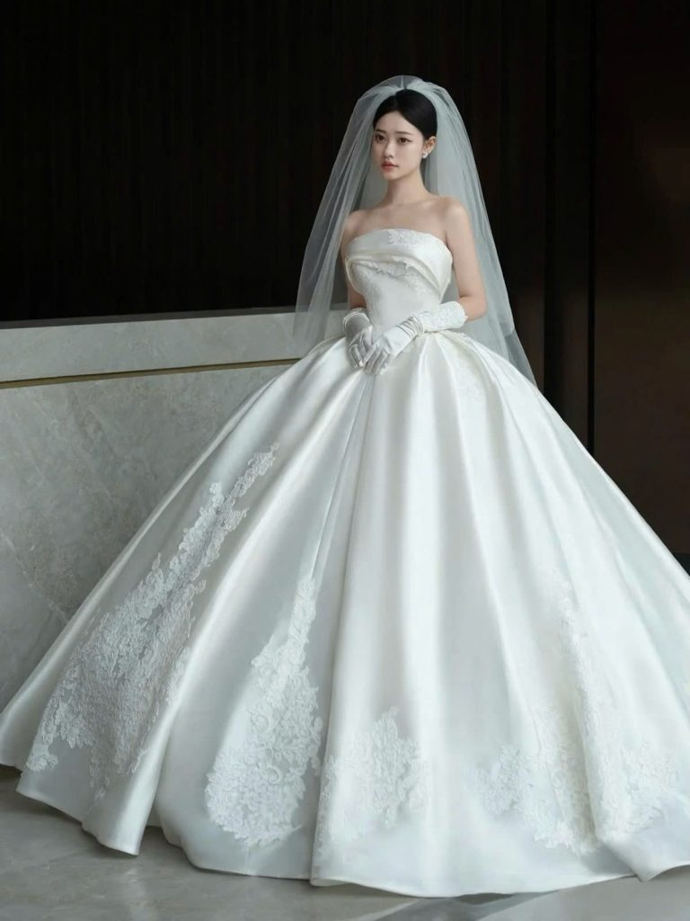 Chiếc váy ngoại nhập cao cấp của TY MIE Bridal