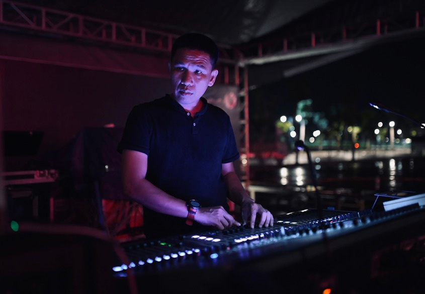 Với Sound Director Yen Phung, mỗi chương trình là một hành trình tái hiện cảm xúc qua từng lớp âm thanh