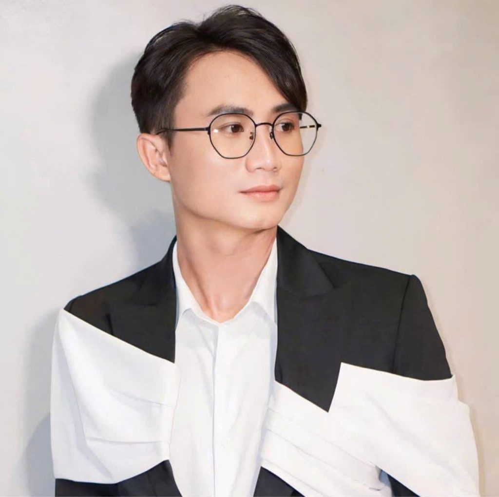 Nhạc sĩ Hoàng Gia Khánh hy vọng rằng âm nhạc của mình sẽ vừa giữ gìn bản sắc Việt, vừa chạm tới trái tim thế hệ trẻ và khán giả quốc tế