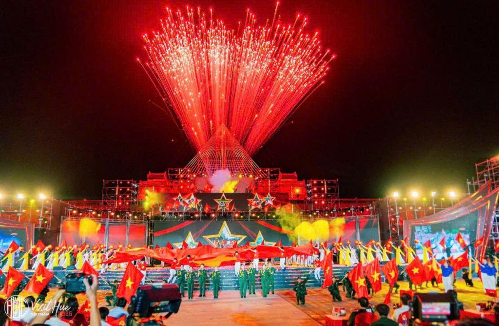 Mỗi chương trình của Đạo diễn Dương Quang Minh là một câu chuyện nghệ thuật được kể bằng cảm xúc và ánh sáng