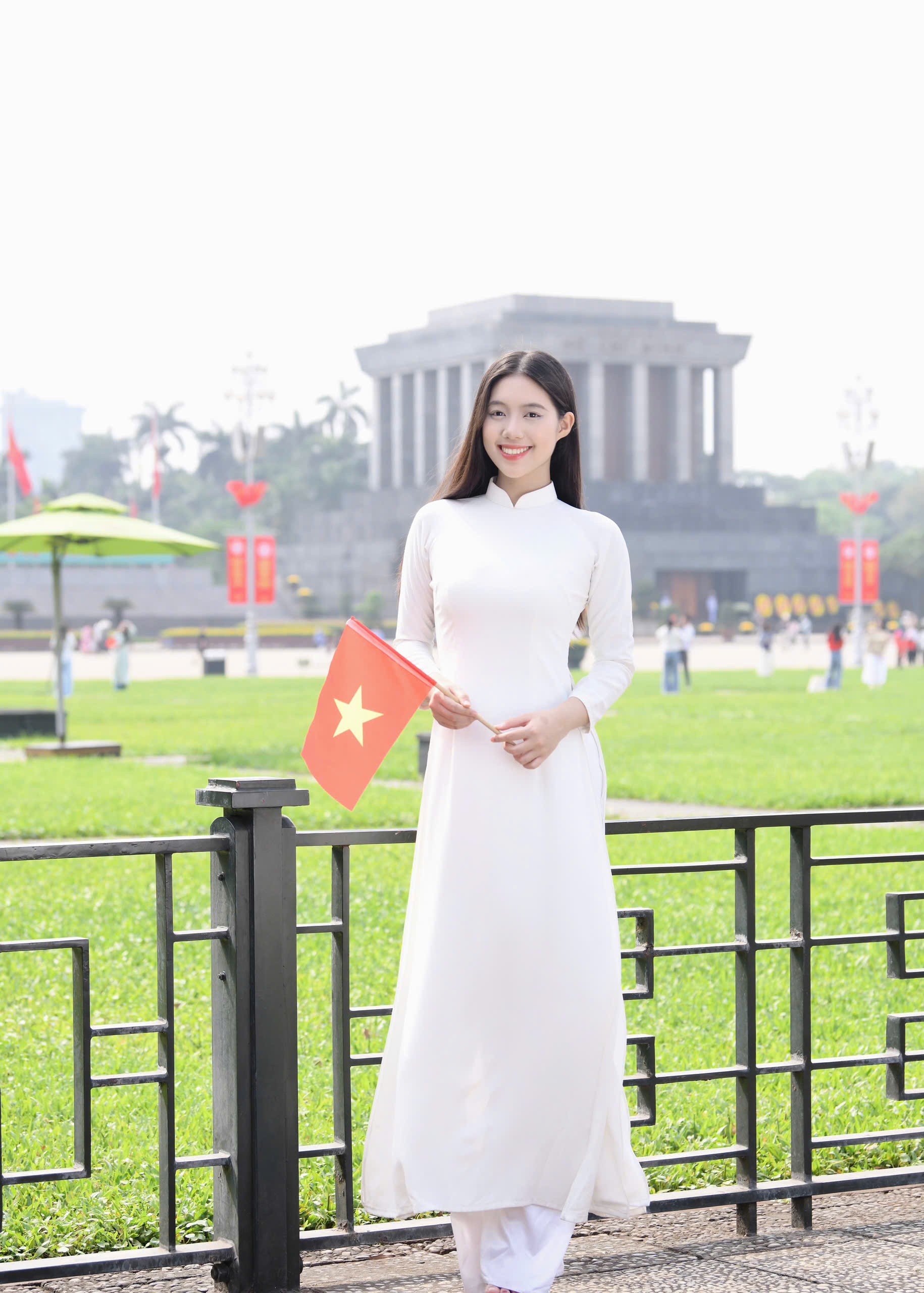 Á hậu quân nhân