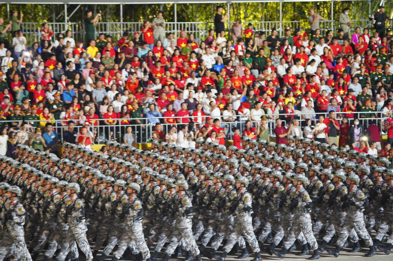 hợp luyện diễu binh