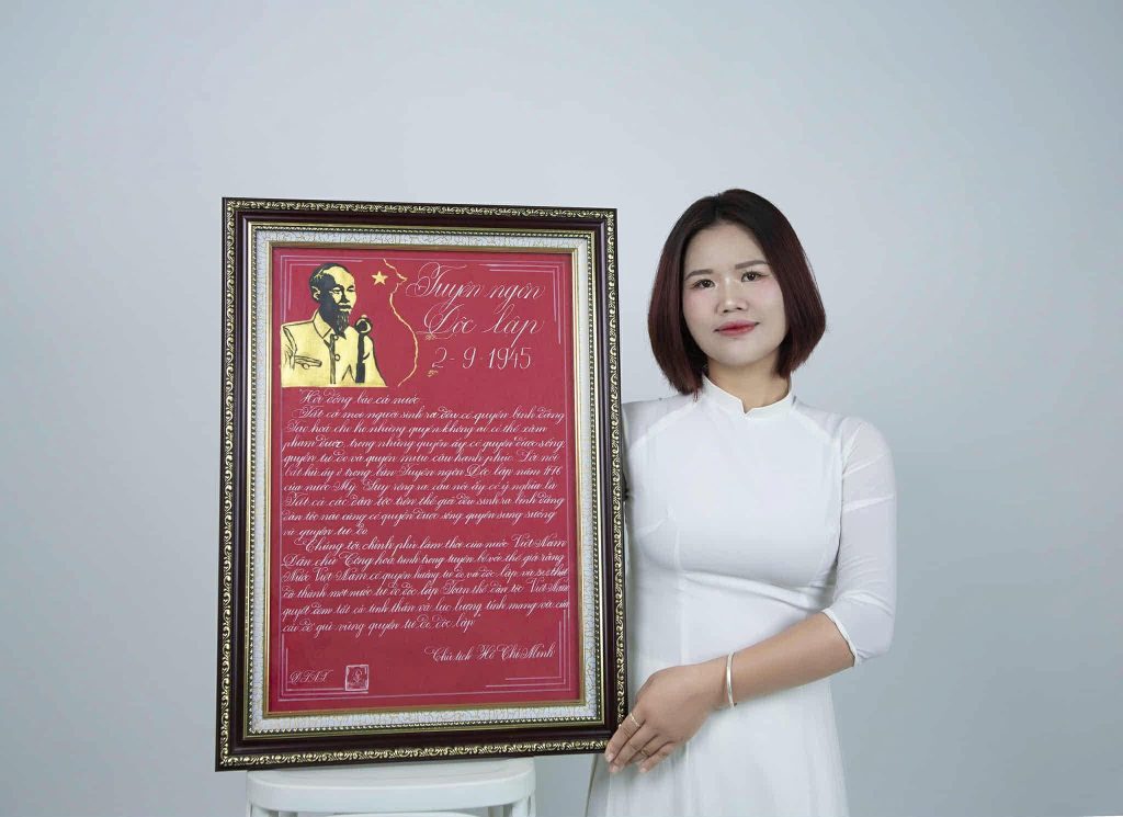 Bộ tranh chữ lịch sử là tâm huyết lớn của cô giáo Ánh Tuyết