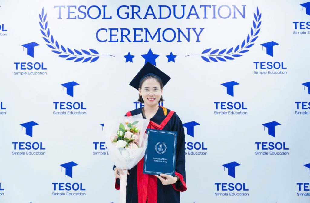 Cô giáo Thu Hà, tên đầy đủ là Trương Thị Thu Hà, hiện đang là giáo viên, Trưởng khối chương trình MOET Tiểu học trường TESLA - TP.HCM, nhà đào tạo & Xây dựng thương hiệu cá nhân cho giáo viên