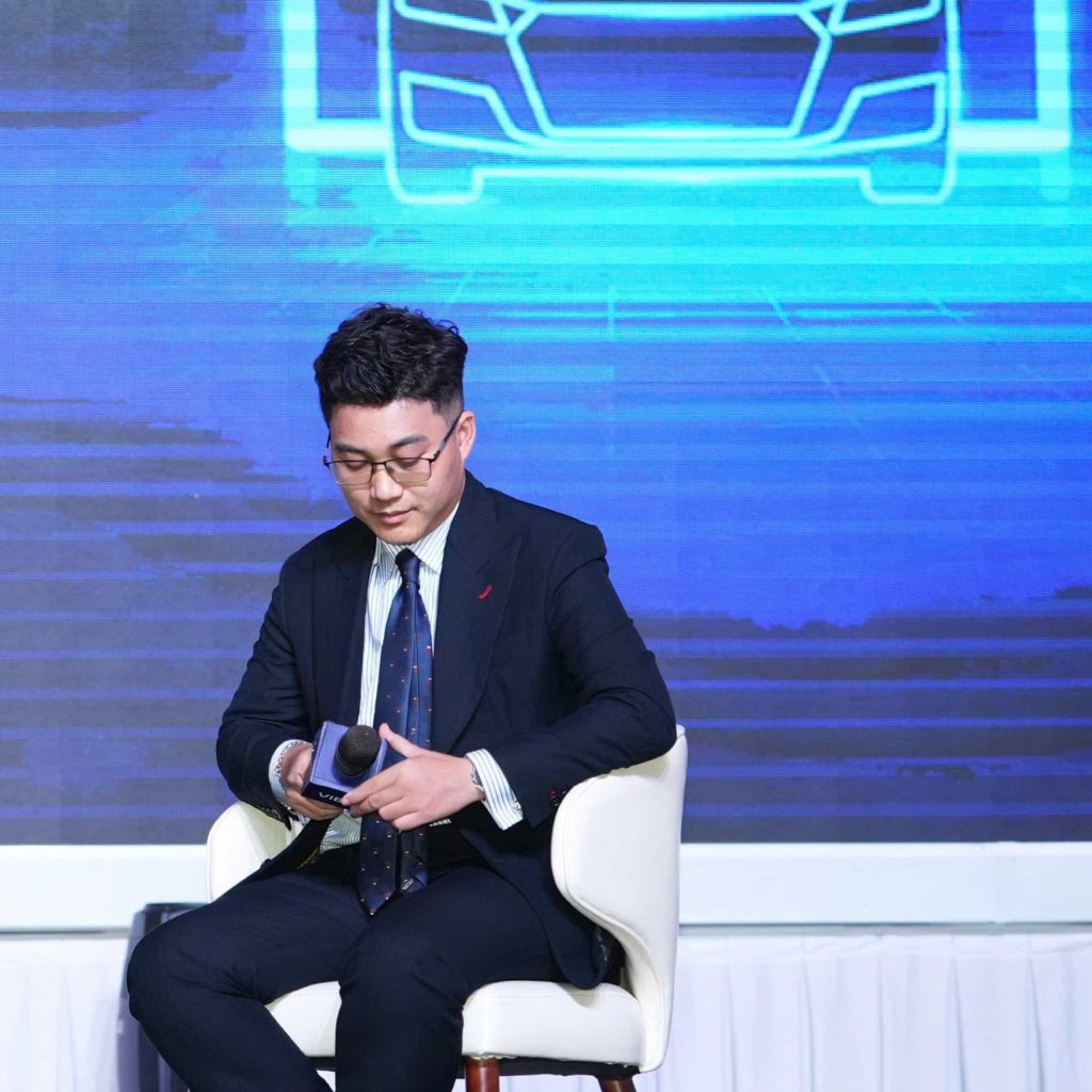 Founder Trần Hoàng Minh xây dựng thương hiệu Asemando từ niềm đam mê giản dị với chiếc sơ mi