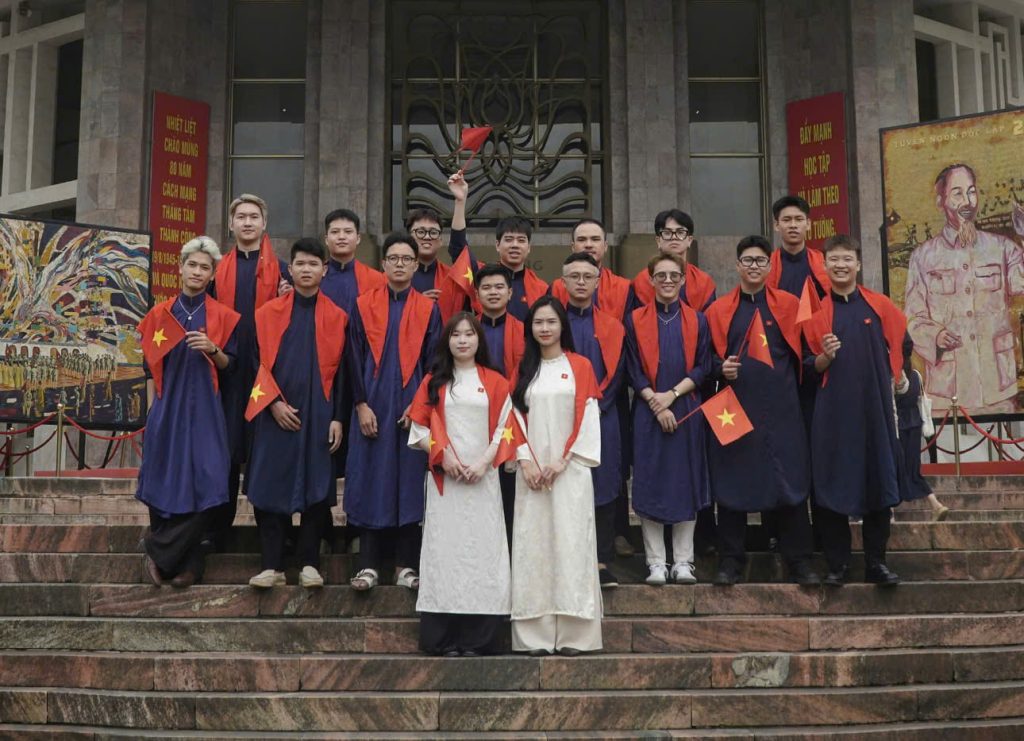 MR.CAHOI toạ lạc tại 28 Khúc Thừa Dụ, Cầu Giấy và 54 Tam Khương, Đống Đa, Hà Nội