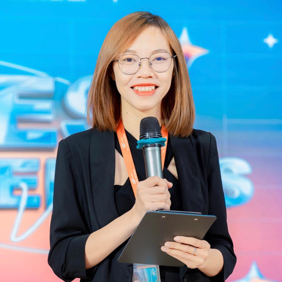 Cô giáo Đặng Quỳnh 