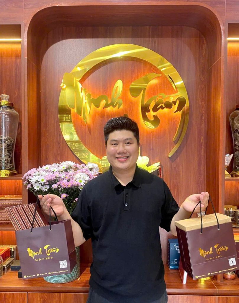 Đỗ Quang Minh hiện đang là founder của thương hiệu Minh Trầm