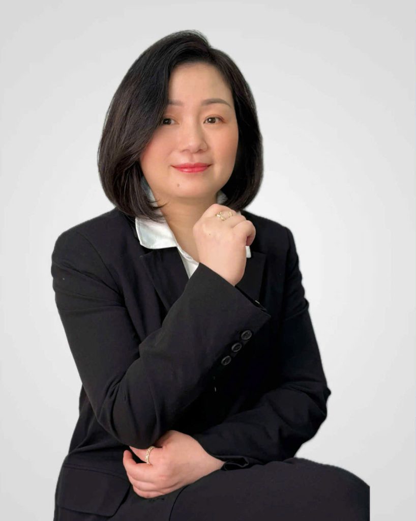 Nail Artist Linh Kim Dương (Ti) - Giảng viên kỹ thuật Nails, Founder LD Academy và chuỗi Mani N Nails tại Canada