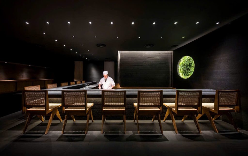 Coca-Cola Artwork – Tác phẩm nghệ thuật kỷ lục Việt Nam từ 100% nhựa tái chế, dấu ấn sáng tạo của KTS Gia Tú Trần trong dự án năm 2025