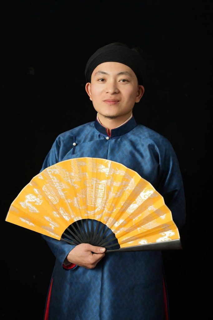 Khi mái đình, cổng làng trở thành điểm khởi đầu cho một hành trình đi cùng hoa văn Việt của Họa sĩ Nguyễn Văn Hà