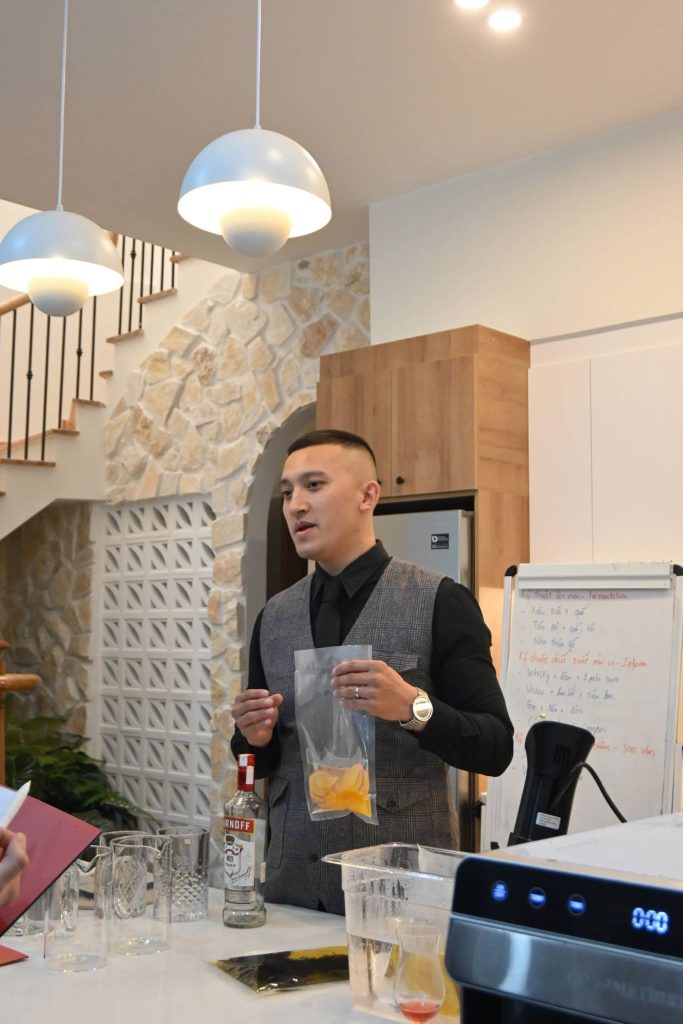 Founder Nguyễn Đại Lộc - người sáng lập trung tâm đào tạo pha chế Anh Bar Academy tại Đà Lạt