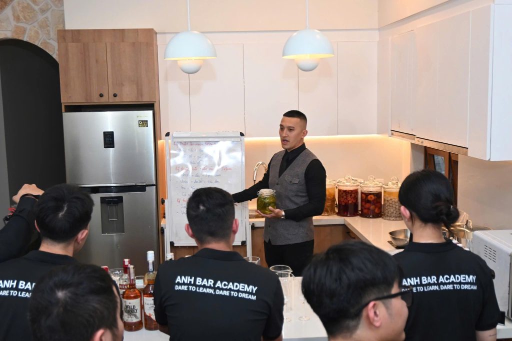 Nguyễn Đại Lộc mong muốn xây dựng một cộng đồng bartender chuyên nghiệp và giàu bản sắc