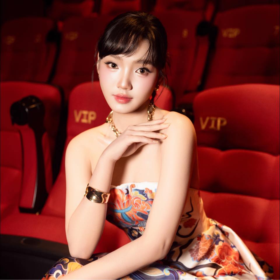 19 tuổi, diễn viên Minh Anh liên tiếp góp mặt trong loạt phim trăm tỷ