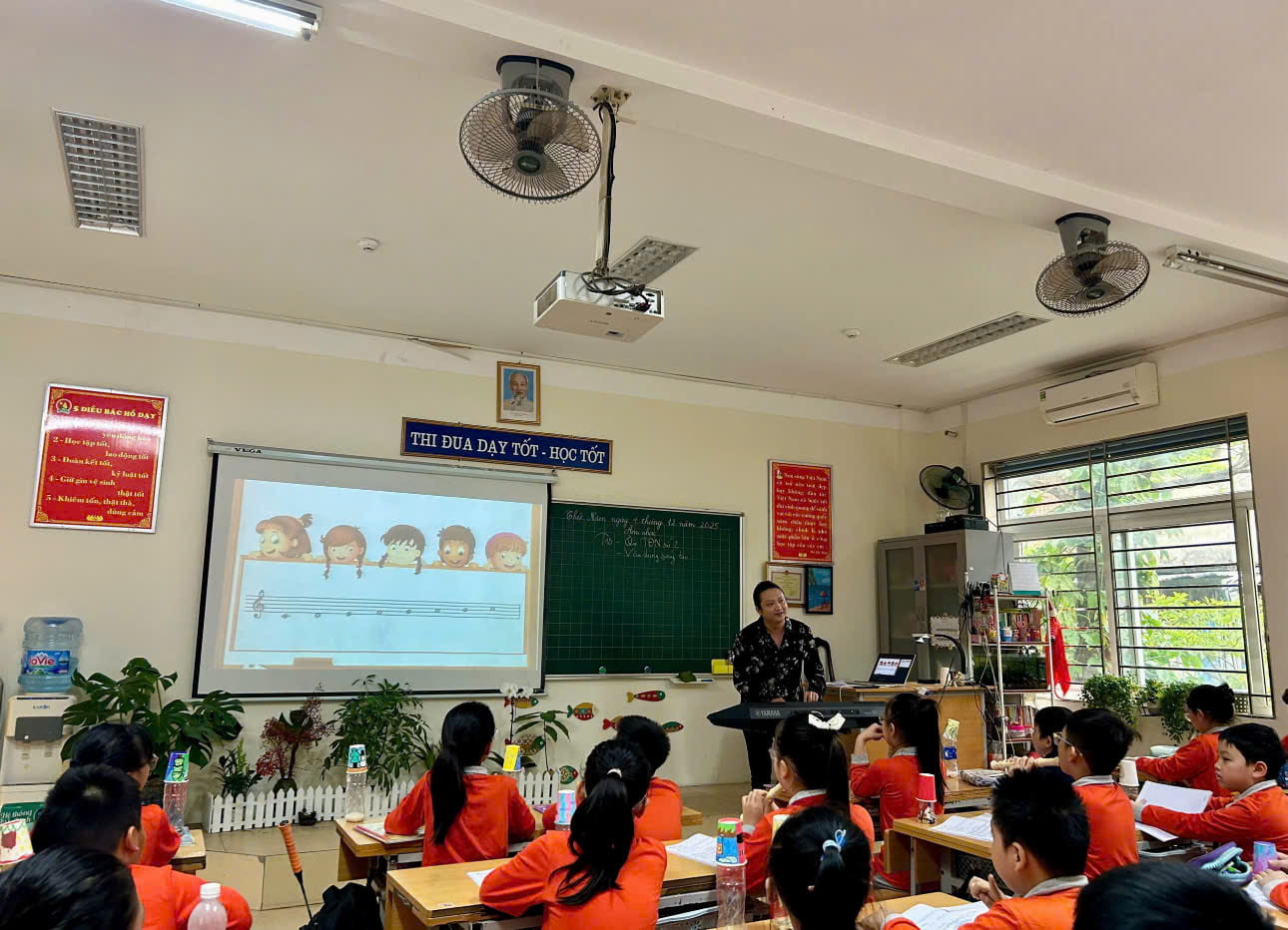 Không chỉ đam mê nghệ thuật, nghệ sĩ Saxophone Đăng Nhật Tân còn là một giáo viên âm nhạc đầy tận tâm