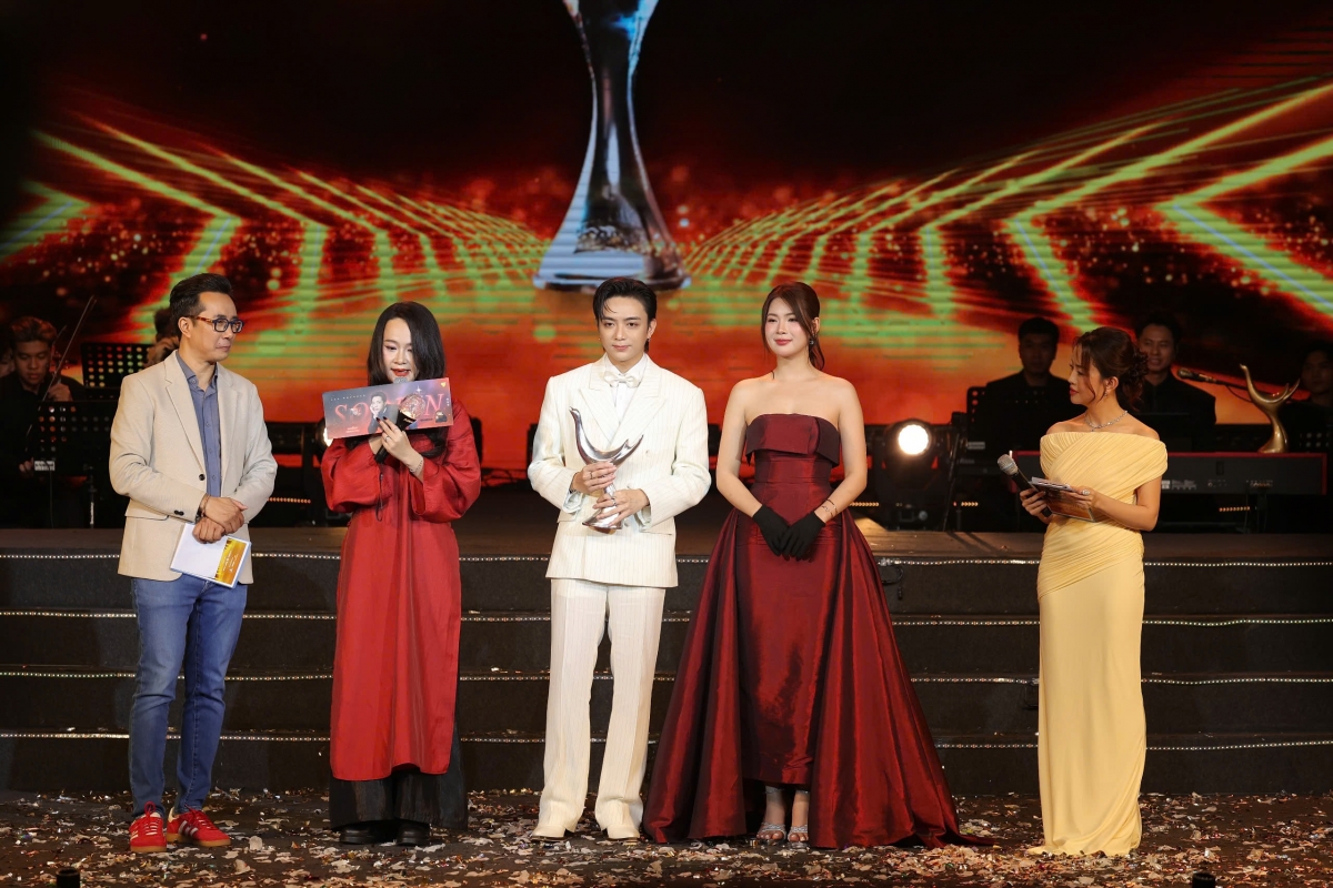 SOOBIN “càn quét” Giải Cống hiến với 3 hạng mục danh giá