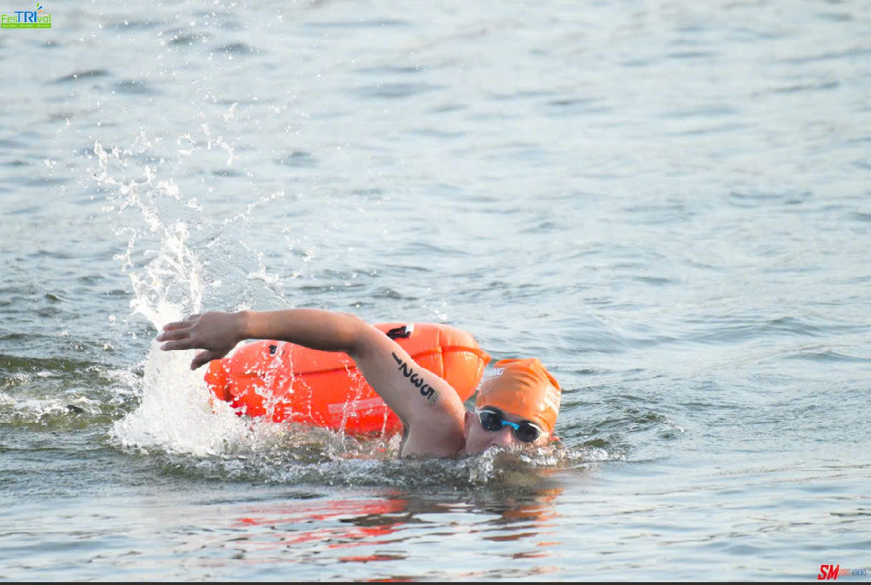 Hơn 10 năm bền bỉ, VĐV bơi lội Vinh Quách vẫn chưa từng dừng lại