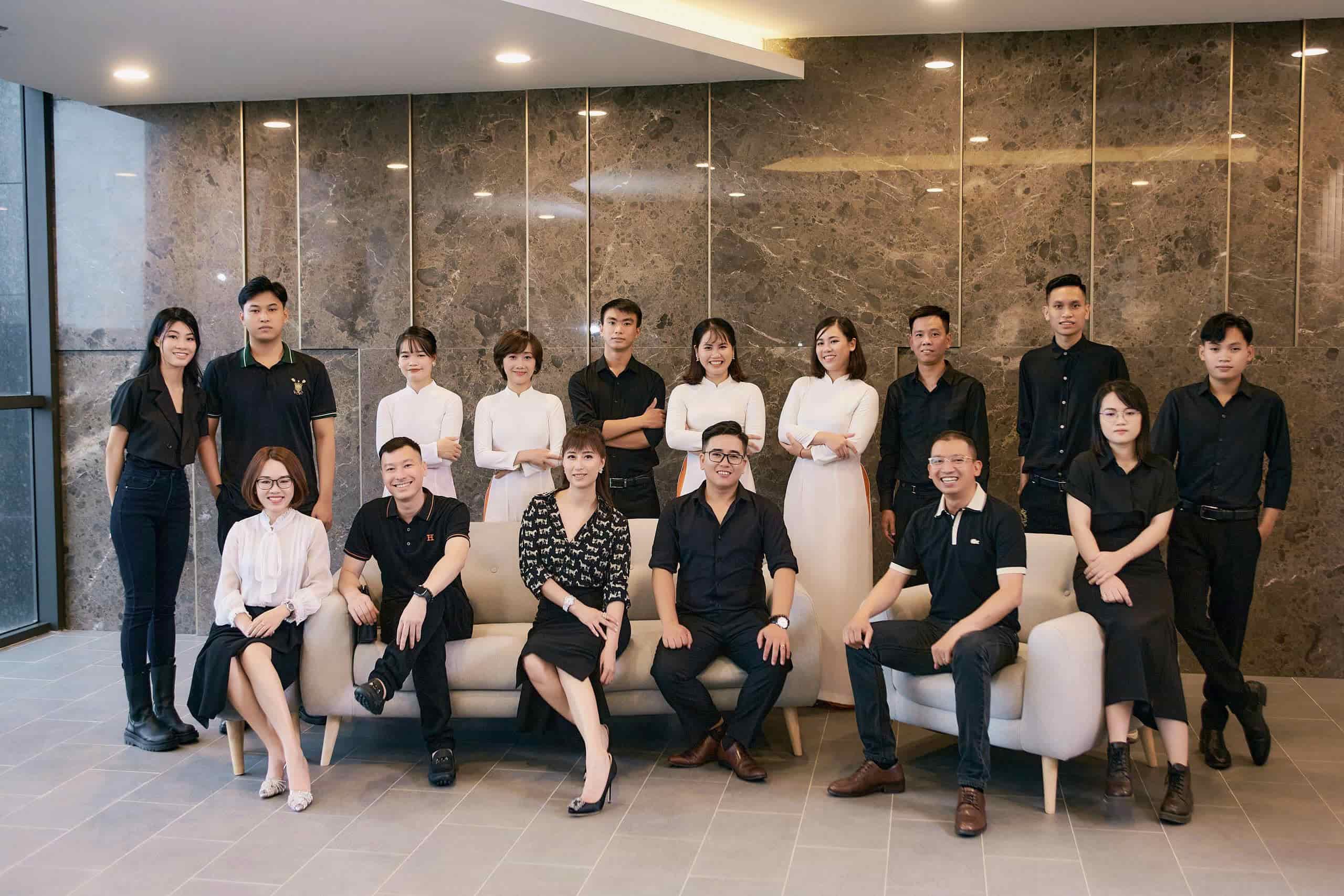 KTS Phạm Hùng Cường cùng đội ngũ nhân sự tại LA PACE Design