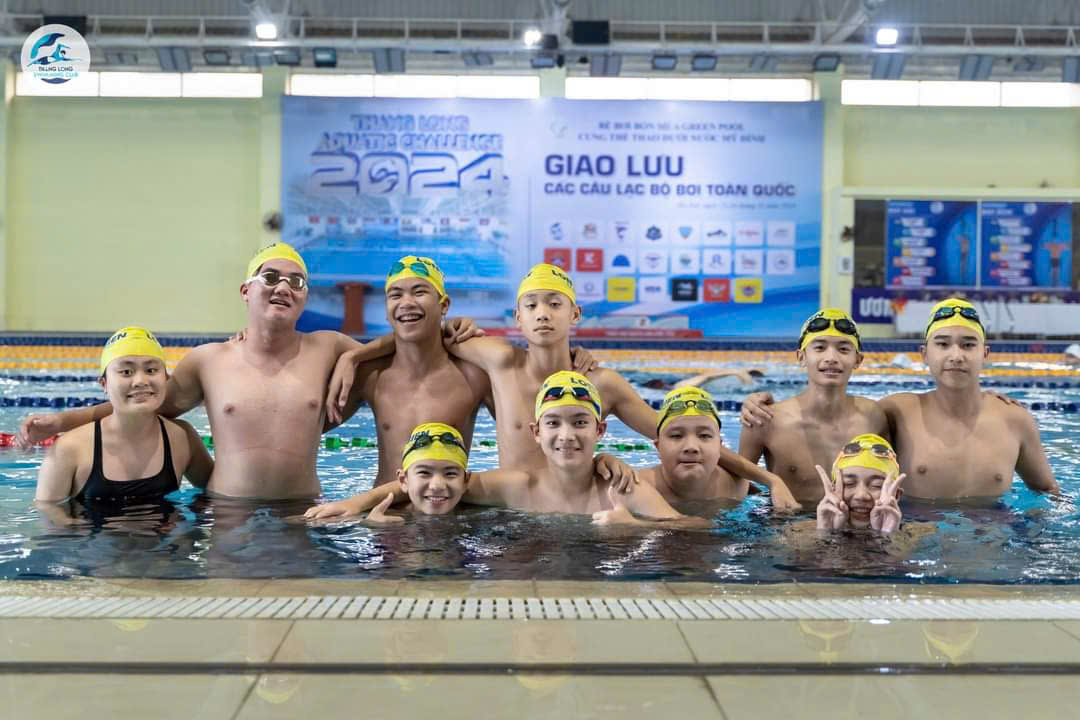 CLB bơi Long Biên
