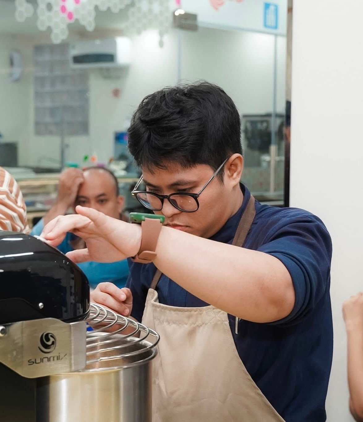 Từ ký ức tuổi thơ đến hành trình hơn 10 năm đứng bếp, Chef Thy Huỳnh vẫn lặng lẽ theo đuổi sự hoàn hảo trong từng chiếc pizza ra lò