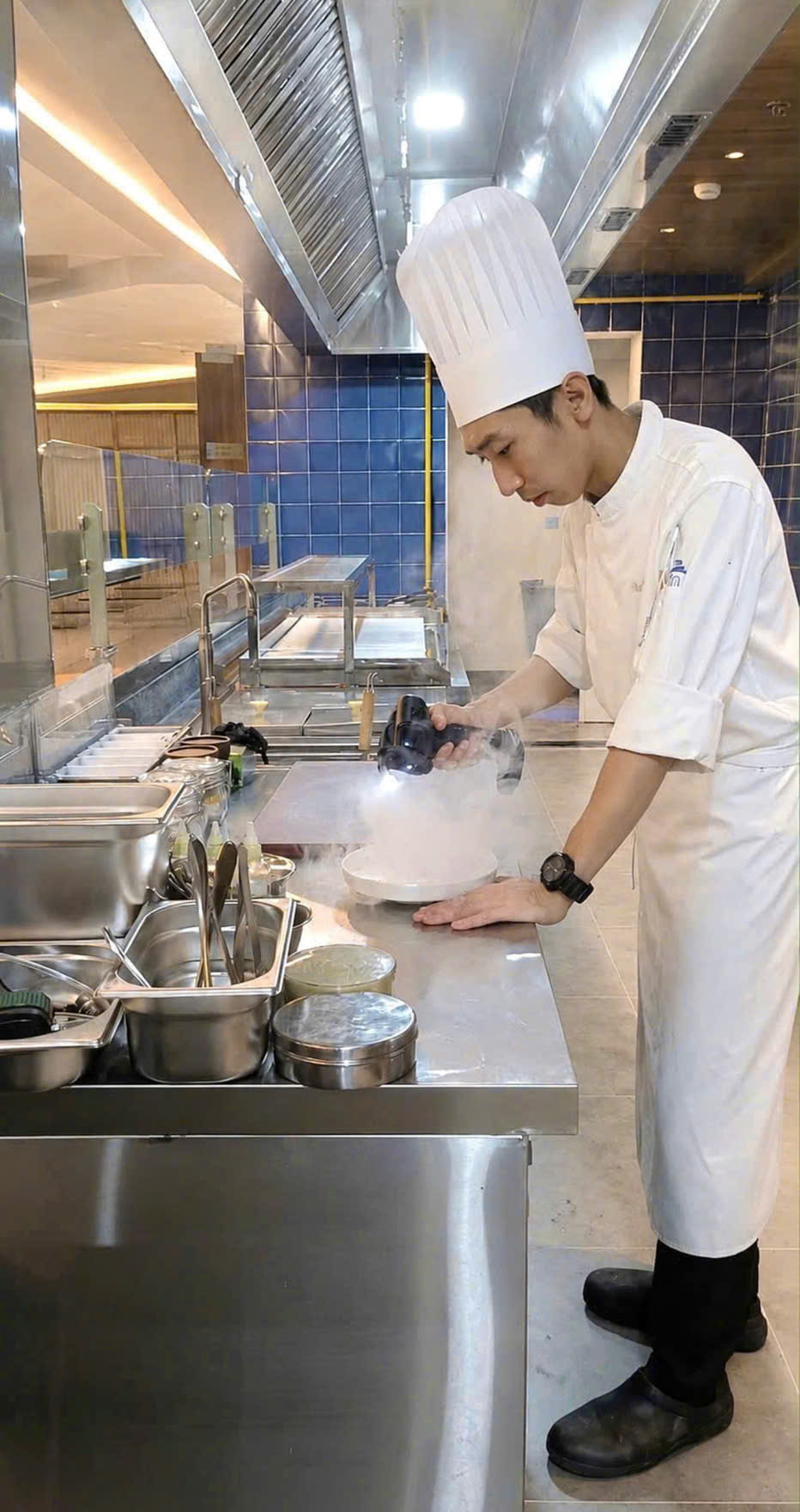 Hơn 16 năm theo nghề, Chef Lê Quốc Vũ vẫn giữ trọn tinh thần học hỏi và sáng tạo trong ẩm thực
