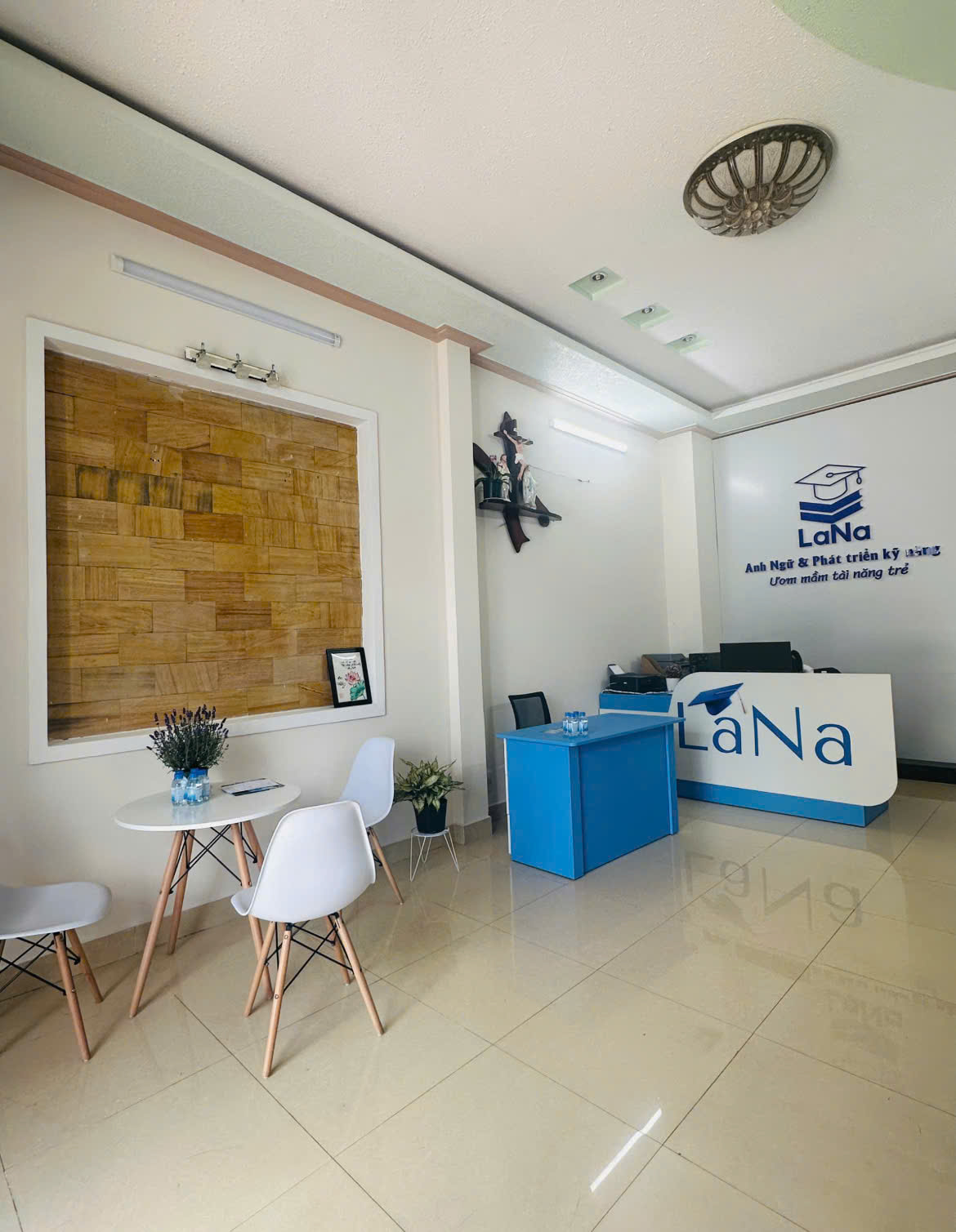 LaNa Bảo Lộc là cơ sở 3 của Trung tâm Anh ngữ và Phát triển kỹ năng LaNa 