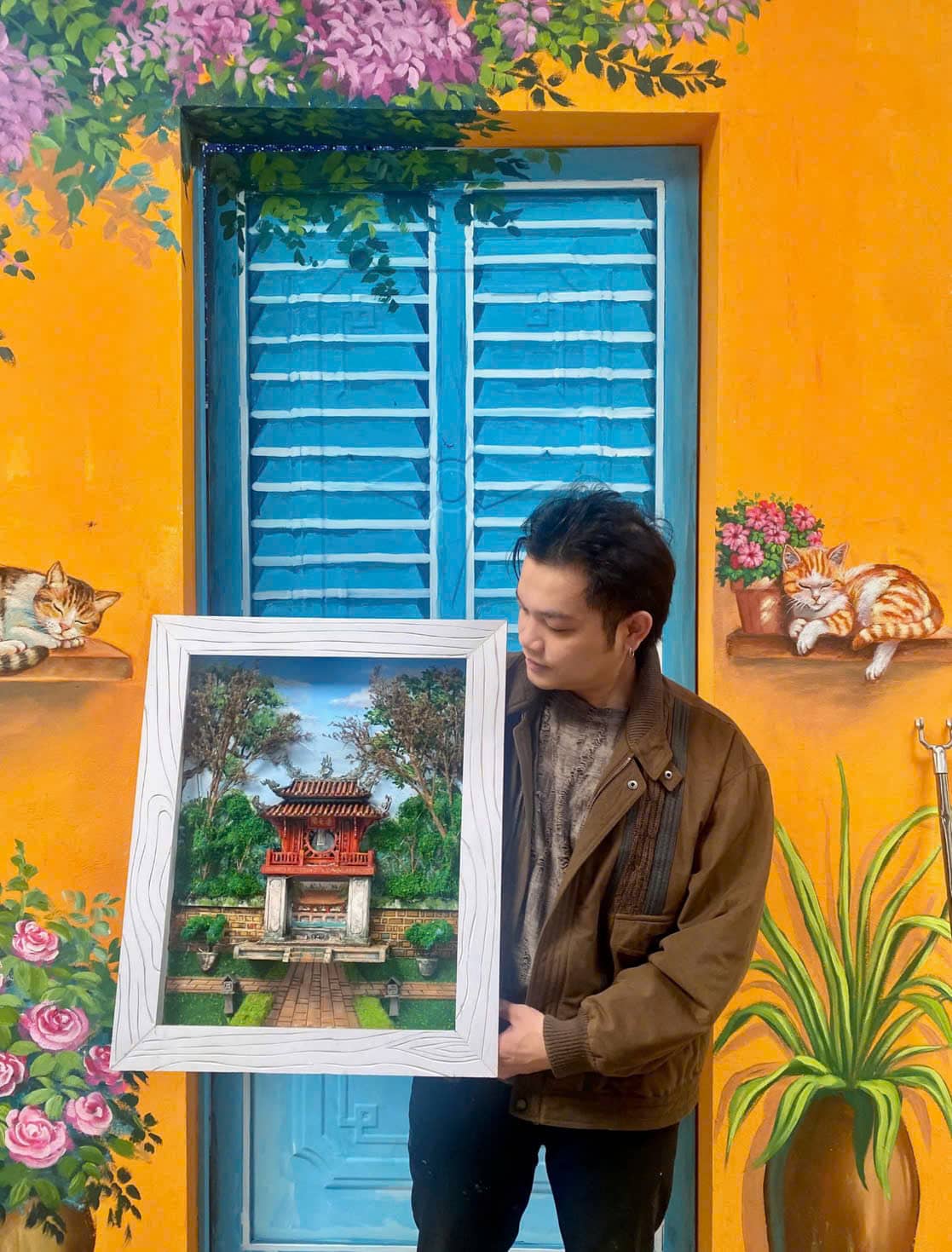 Họa sĩ Hoàng Tiến Đạt không ngừng thử sức với nhiều chất liệu và phong cách mỹ thuật khác nhau