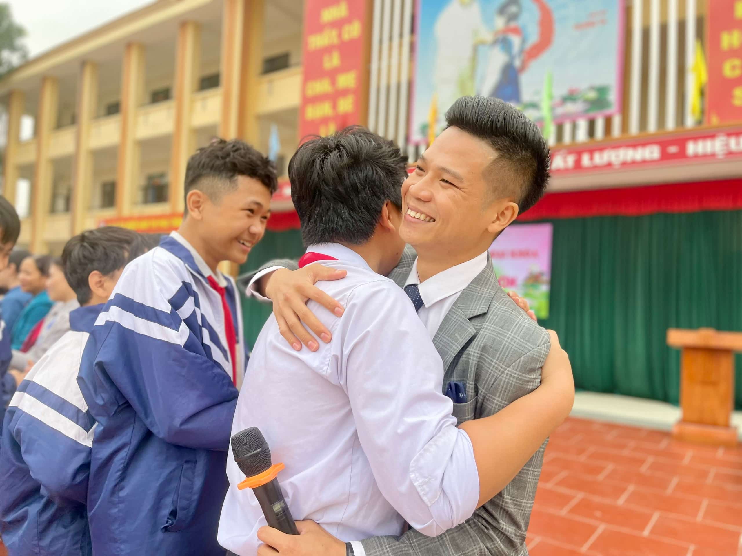 Thầy Toàn Tiền Tỷ