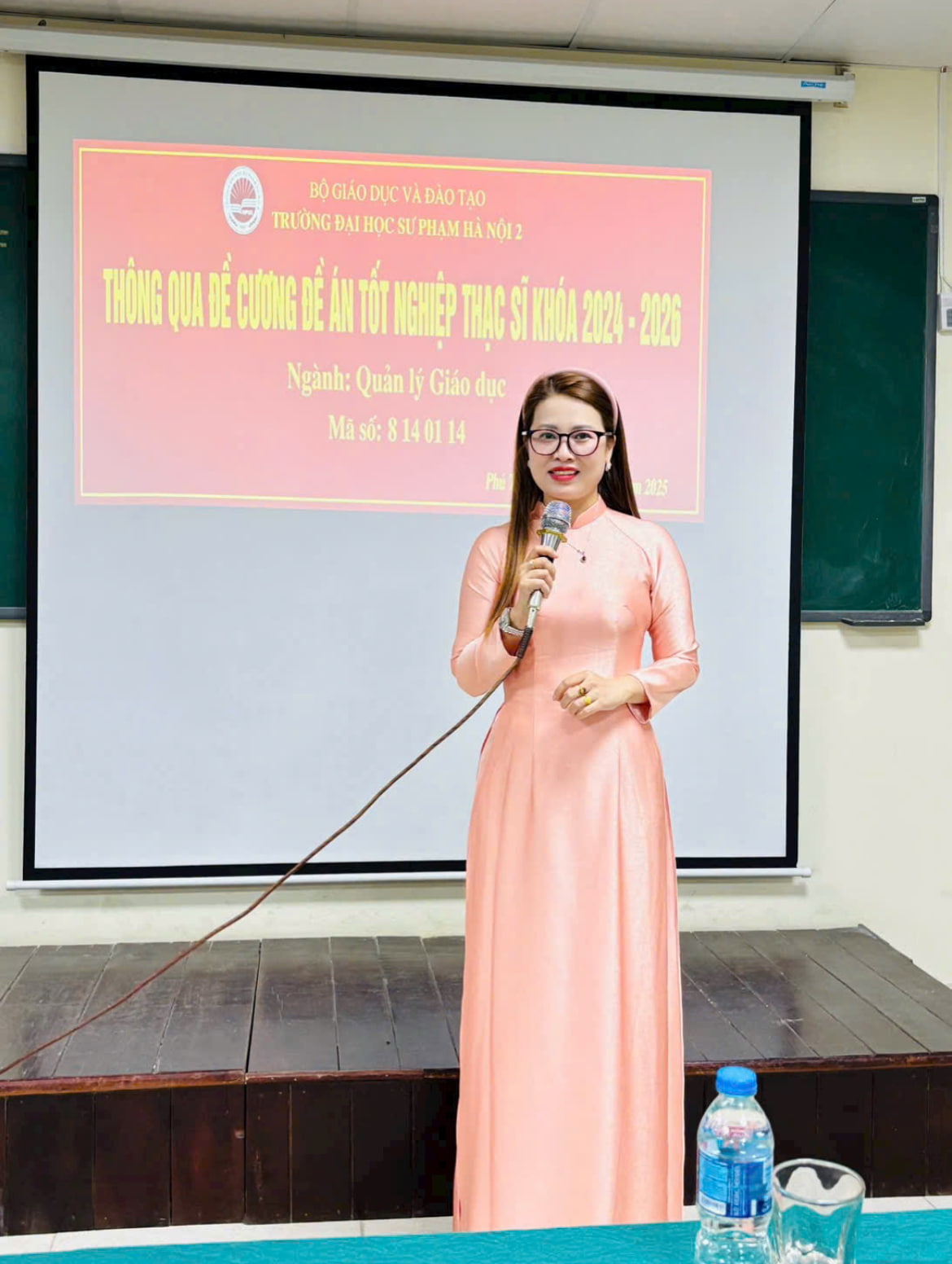 Cô giáo Đặng Thị Hoàng Ngân – Người đưa học trò CLB Âm nhạc Hoạ Mi tự tin bước ra sân khấu lớn